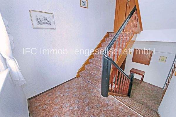 Treppe vom EG zum OG