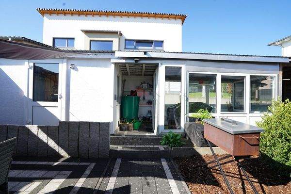 Gewächshaus und Schuppen