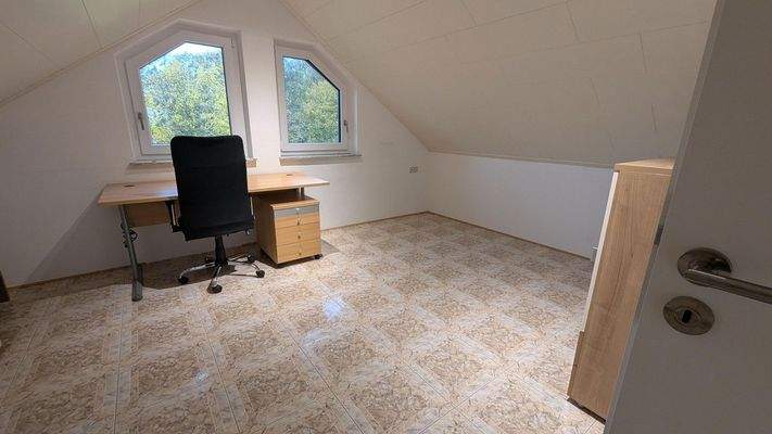 Büro/Kinderzimmer 2