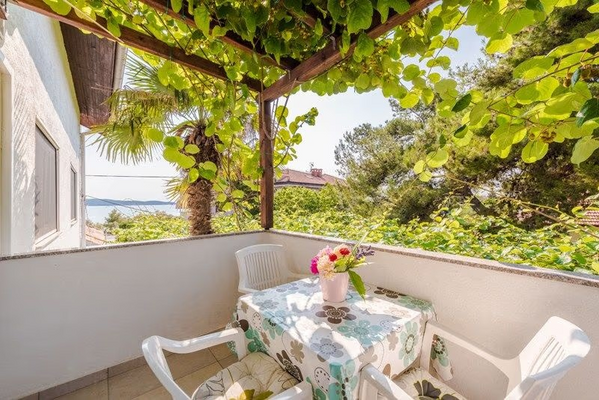1. OG: Balkon eines Zimmers