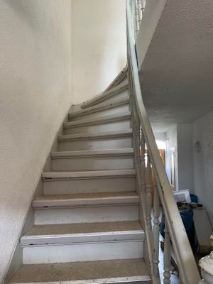 Treppe zum Obergeschoss