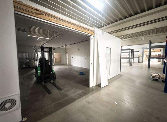 Lagerhalle 2 ( 359 m² ) 