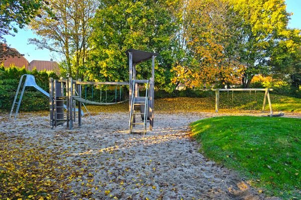 Spielplatz um die Ecke
