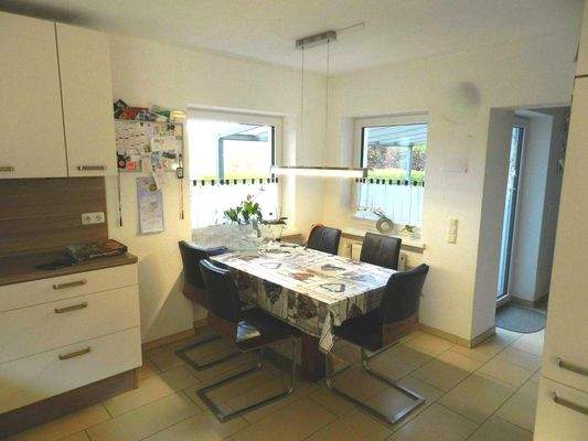 Essbereich mit Zugang zum Wohnzimmer