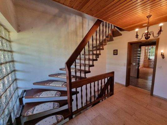 zur Einliegerwohnung im DG