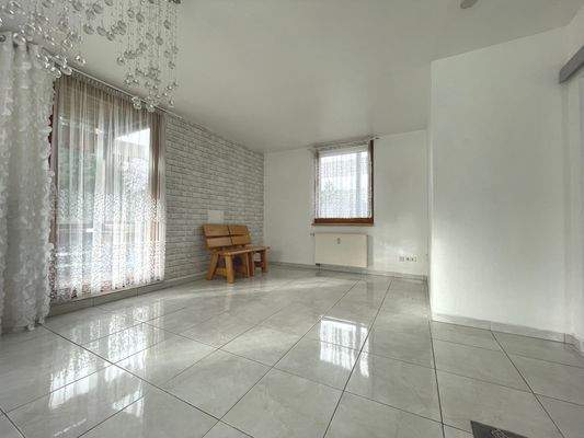 Teilansicht vom Wohn- und Essbereich 