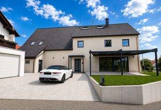 Frontansicht mit Garage