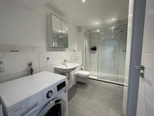 Wohnung EG hinten Bad