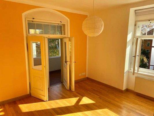 Schlafzimmer mit Loggia