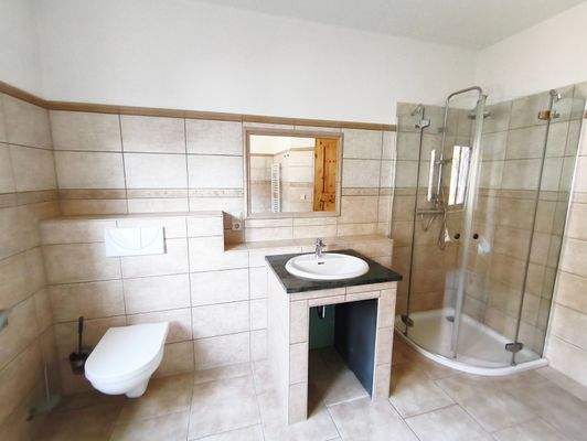 Haus links EG Bad rechts