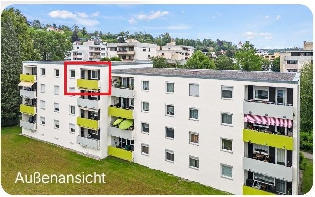 Außenansicht mit Balkon