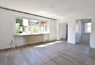 Eingangsbereich / Durchgangsbüro 1 (EG)