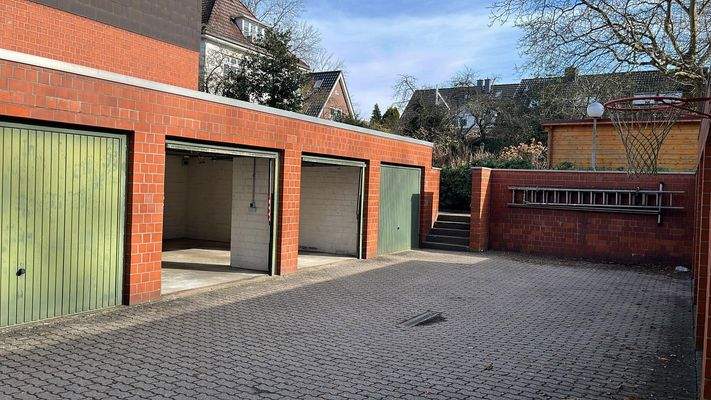 Garagen Außenansicht 