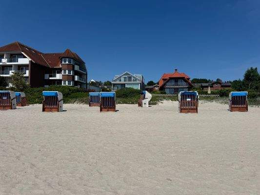 Strand mit Blick zum Haus