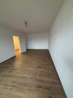 Wohn-/Ess/Schlafzimmer