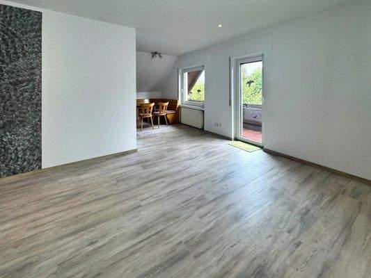 Wohnzimmer mit Blick zur Küche