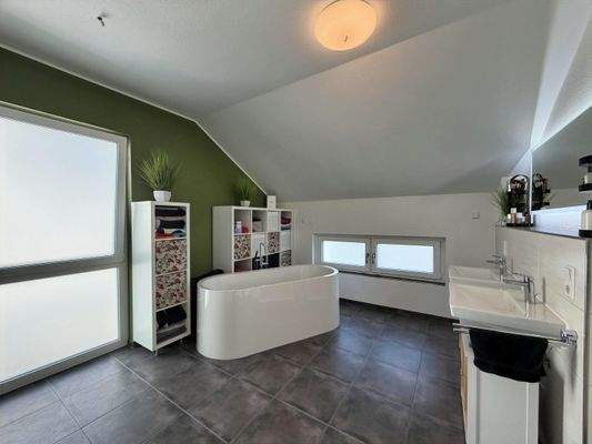 Badezimmer Eltern Bild 1