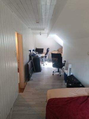 *links* Kinderzimmer