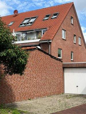 Blick von der Garage auf die Wohnung