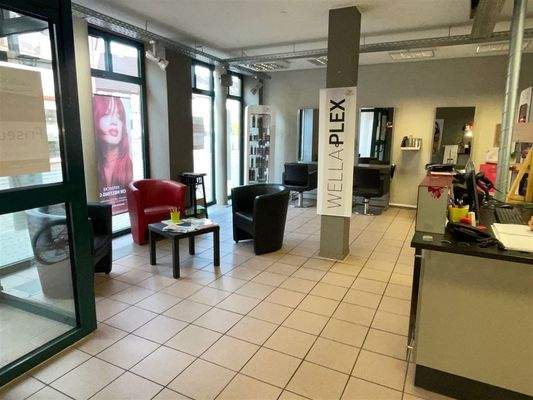 Laden mit Schaufenster