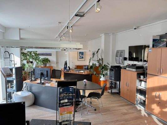 Verkaufsraum / Büro 1