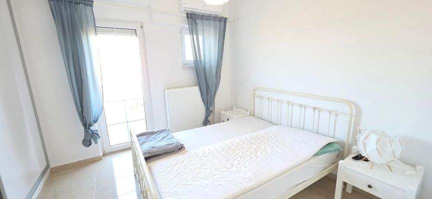 Kreta, Gouves: Gebäude mit 2 neuen und 5 renovierungsbedürftigen Wohnungen zu verkaufen