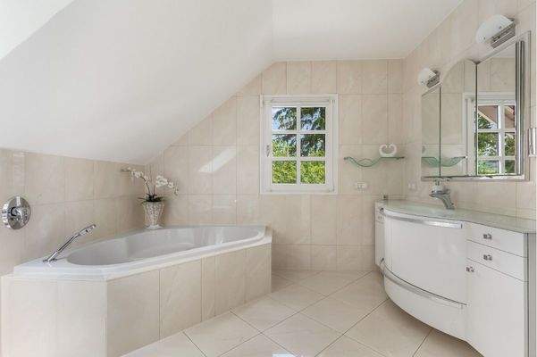 OG Badezimmer Bild 1