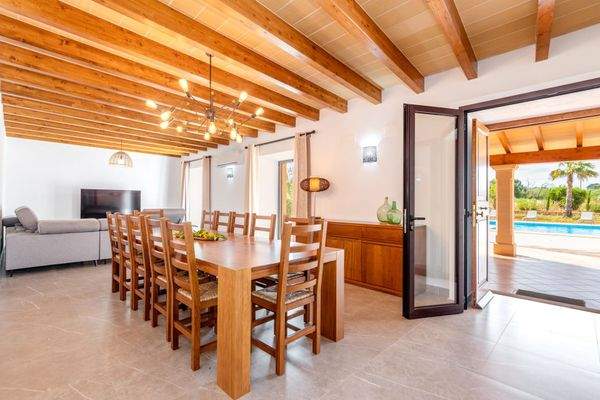 Offener Wohn- und Essbereich