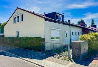 Nordansicht mit Hauseingängen