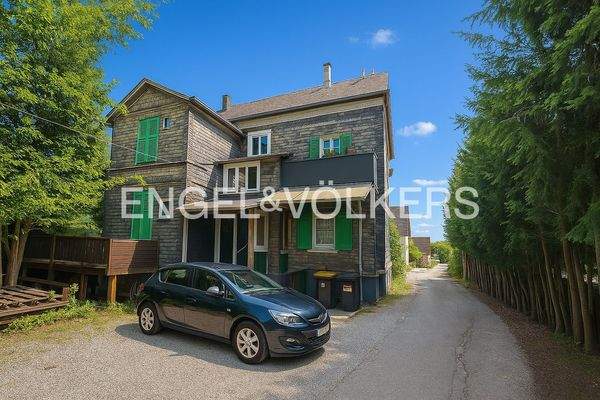 Blick vom Innenhof aufs Haus