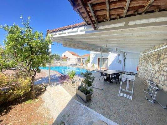 Schöne Villa mit einem separaten zweiten Haus zum Verkauf in Gavalochori