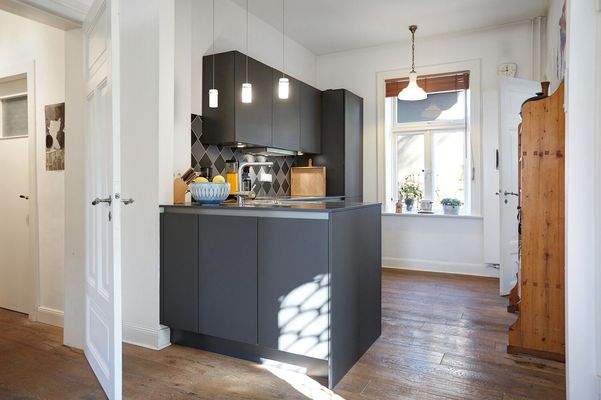 Offene Küche mit Tresen