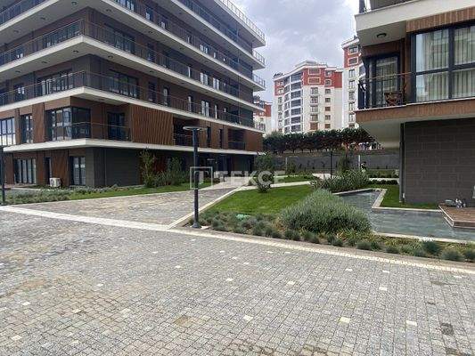 Apartments with Stunning Gardens in İstanbul Ümraniye