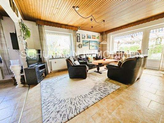 EG_Wohnzi. mit Ausgang zur überdachten Terrasse