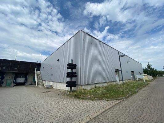 Halle + Anlieferzone 0410.jpeg