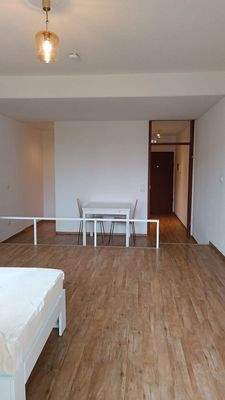 Wohnraum 1 vor einrichten