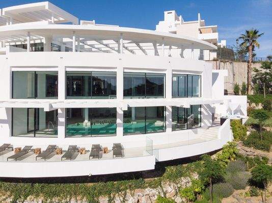 New Built Flats in Complex with Health Club in Marbella Ojen