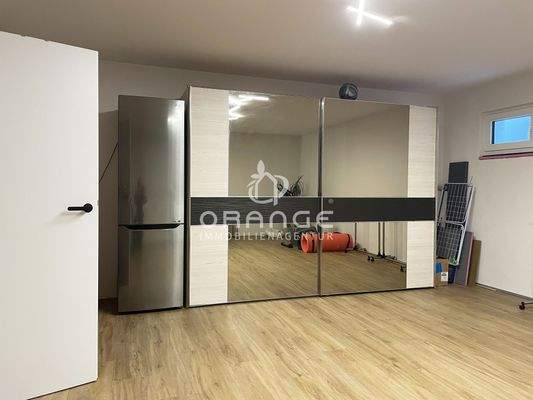 Der große, fussbodenbeheizte Hobbyraum...