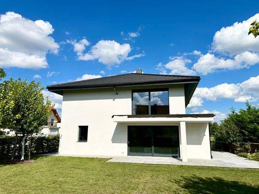 Hausansicht aus dem Garten