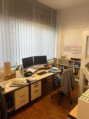 Büro 3.jpg
