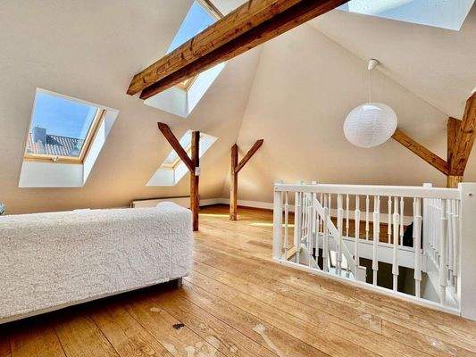 Dachgeschoss mit Badezimmer