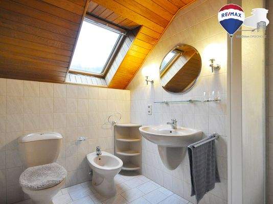 Badezimmer im Obergeschoss