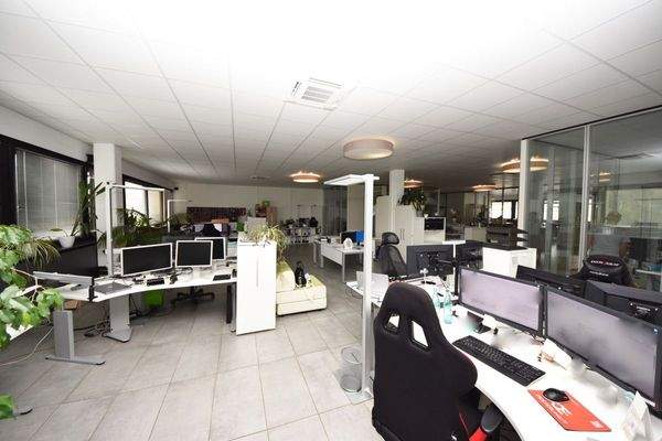 Weitere offene Bürofläche