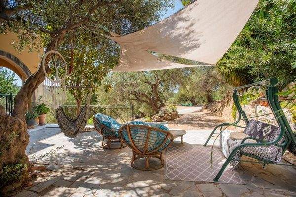 Kreta, Xamoudochori: Idyllische Residenz mit Apartments und Olivenhain zu verkaufen