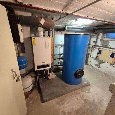 Brennwerttherme + WW-Speicher