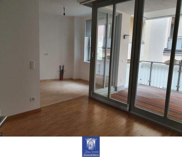 Blick zur Frauenkirche! Verträumte und exklusive Stadtwohnung mit großer Terrasse - Foto 1