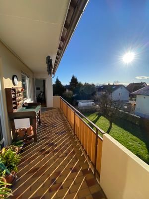großer Balkon mit Ausblick
