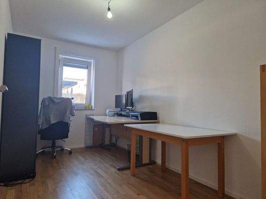 Arbeits- oder Kinderzimmer