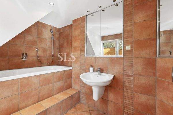 Altbau Badezimmer DG