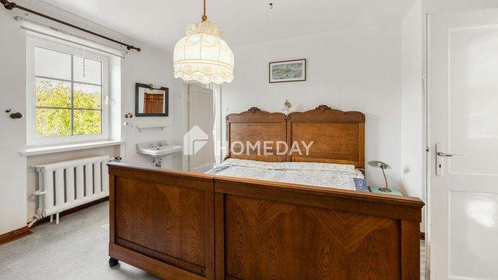 1. OG Schlafzimmer 2 1